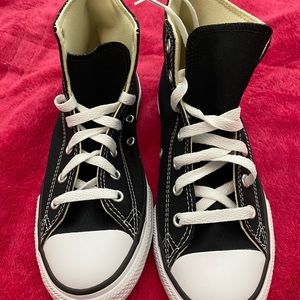 Brand new converse high tops size 3Y